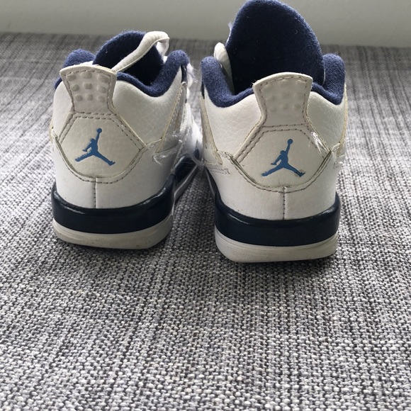 Toddler Jordan’s - Picture 3 of 4